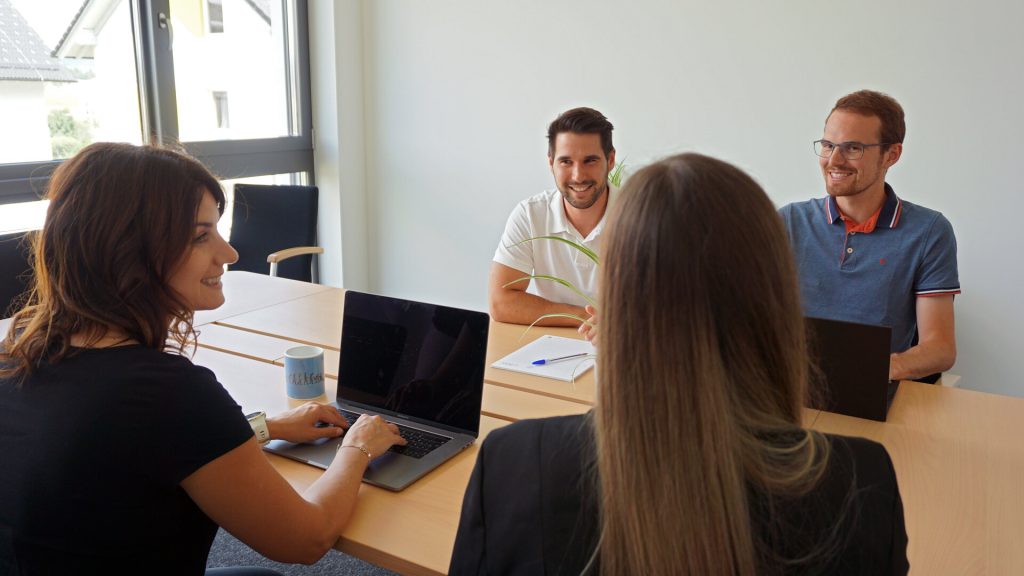 Besprechung in einem modernen Büro