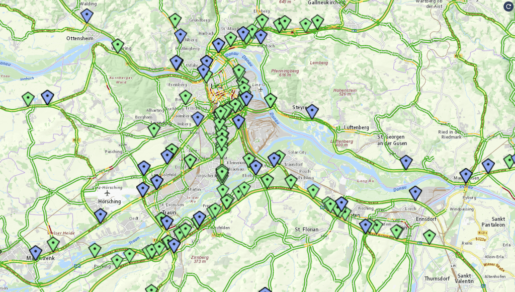 Übersicht der Sensorik (Bluetooth in blau und stationäre in grün) für (oben) OÖ und (unten) Großraum Linz; Screenshot aus TESS