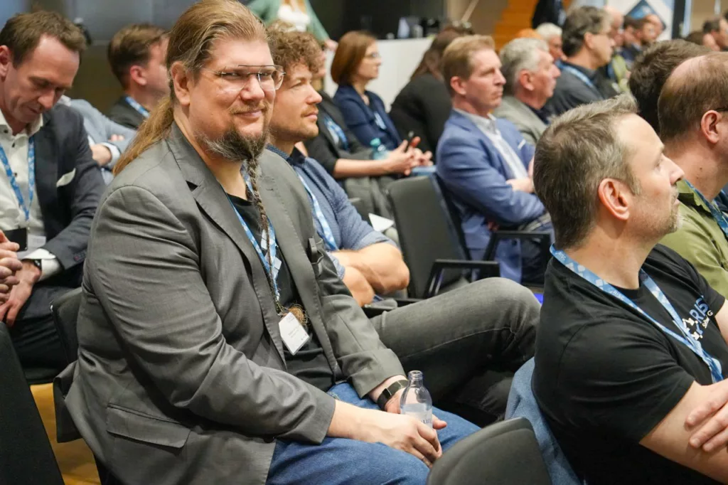 Präsentation in einem Konferenzraum.