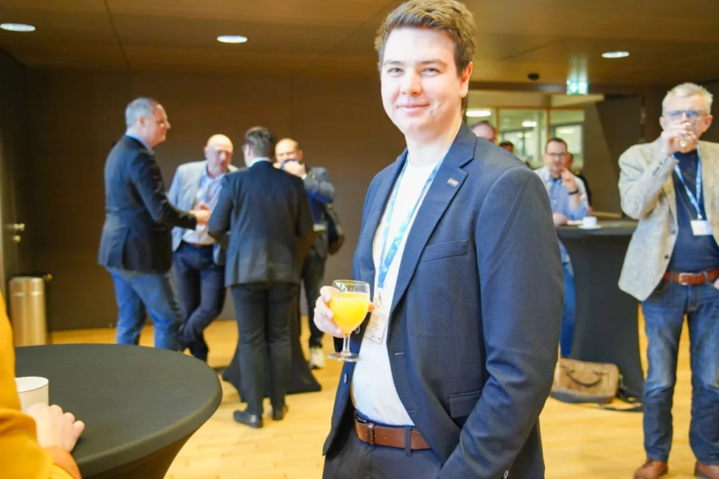 Präsentation in einem Konferenzraum.