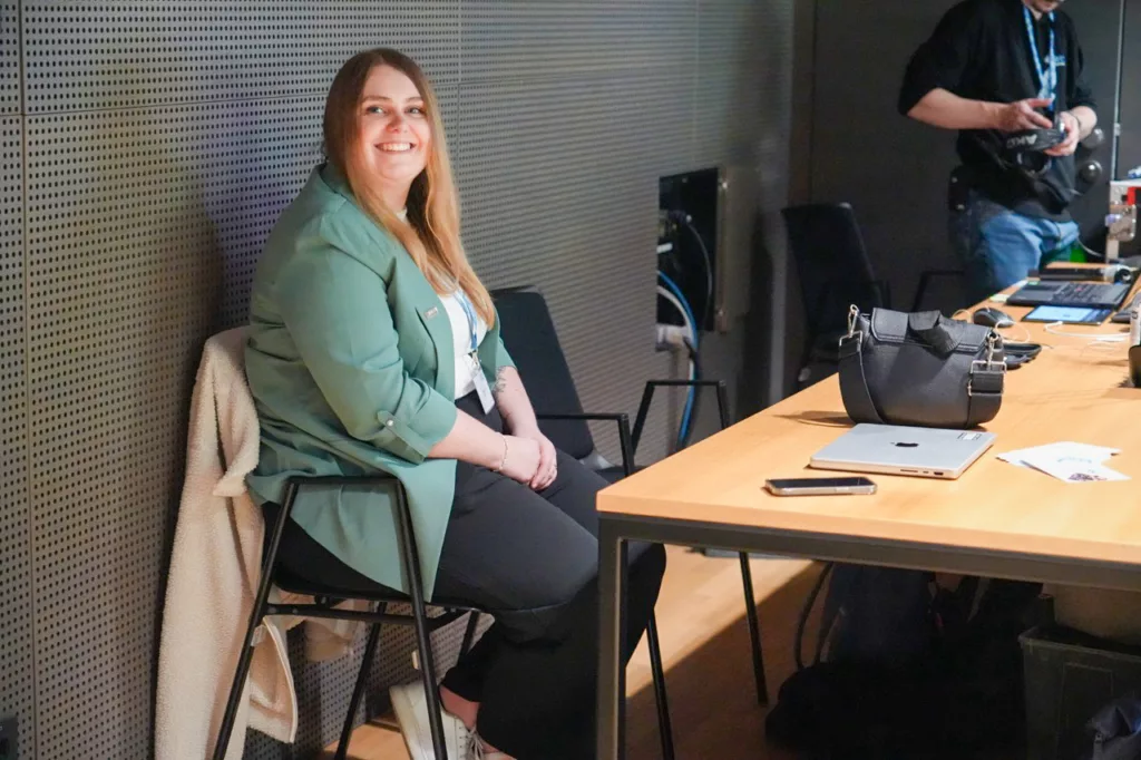 Präsentation in einem Konferenzraum.