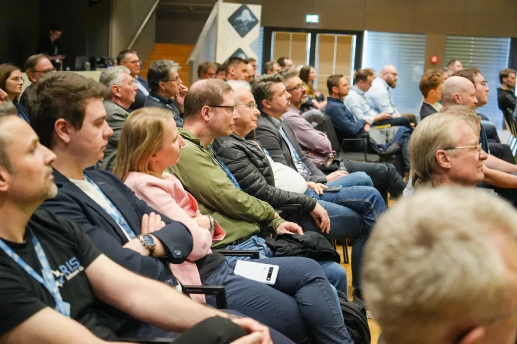 Präsentation in einem Konferenzraum.