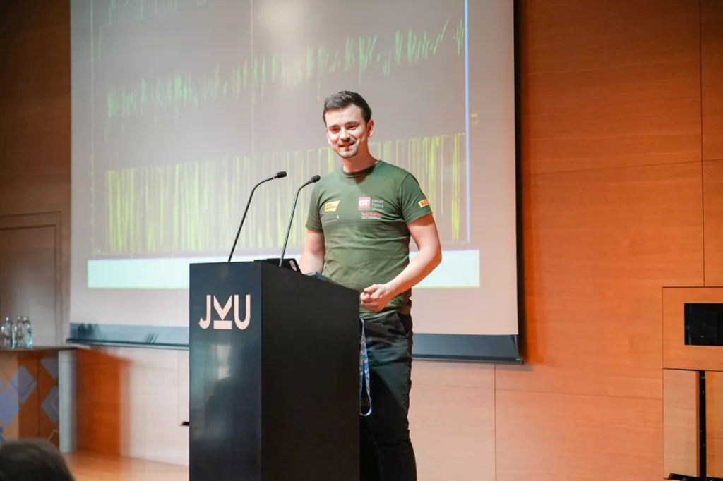 Präsentation in einem Konferenzraum.