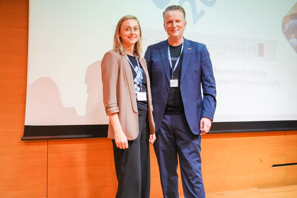 Präsentation in einem Konferenzraum.