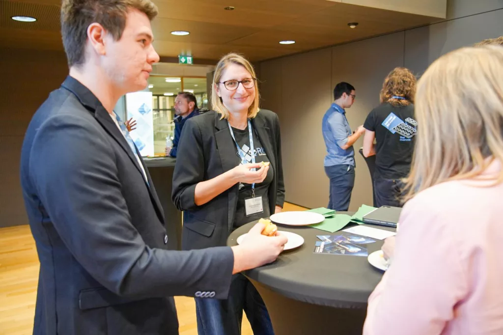 Präsentation in einem Konferenzraum.