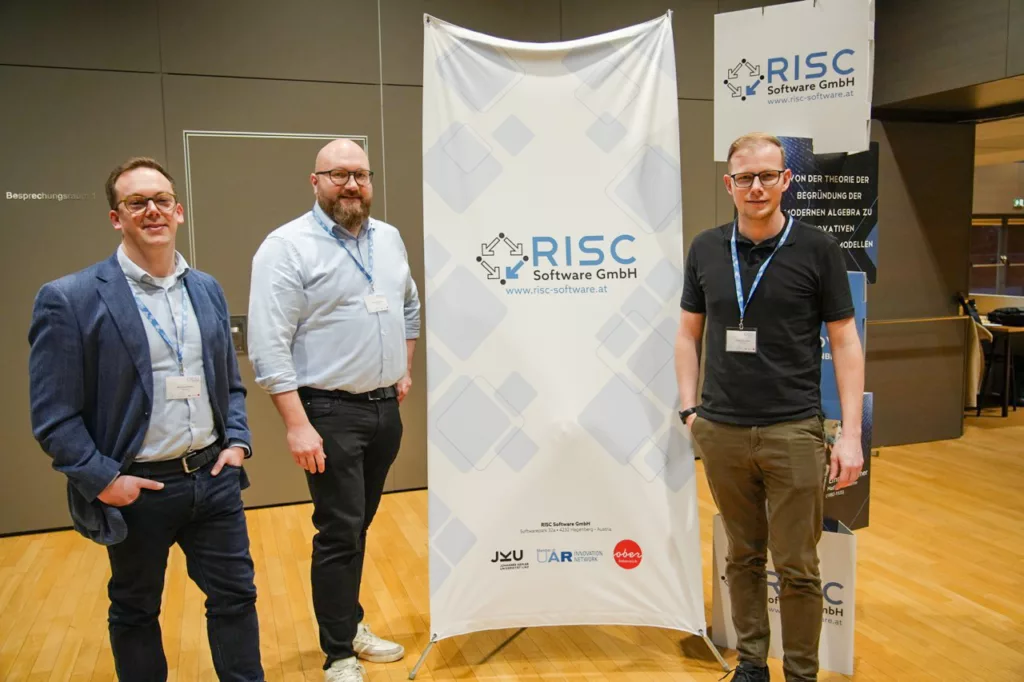 Präsentation in einem Konferenzraum.